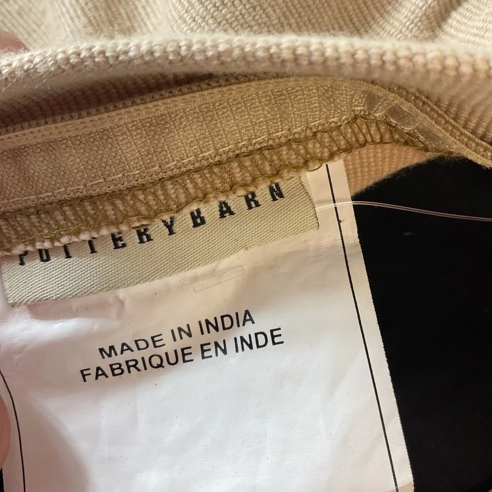 POTTERY BARN/ PILLOW COVER Embroidered Earthy Geo 18 x 18 Square